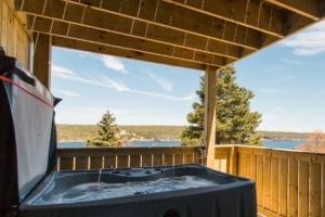 Humpback Whale Suite Private Hot Tub